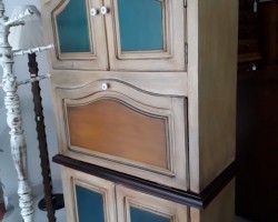 ARCA BOCA DE FORNO ACABAMENTO BARROCO MINEIRO 102X47.5X195 ARCA BOCA DE FORNO ACABAMENTO BARROCO MINEIRO 102X47.5X195 Móveis de Madeira Maciça